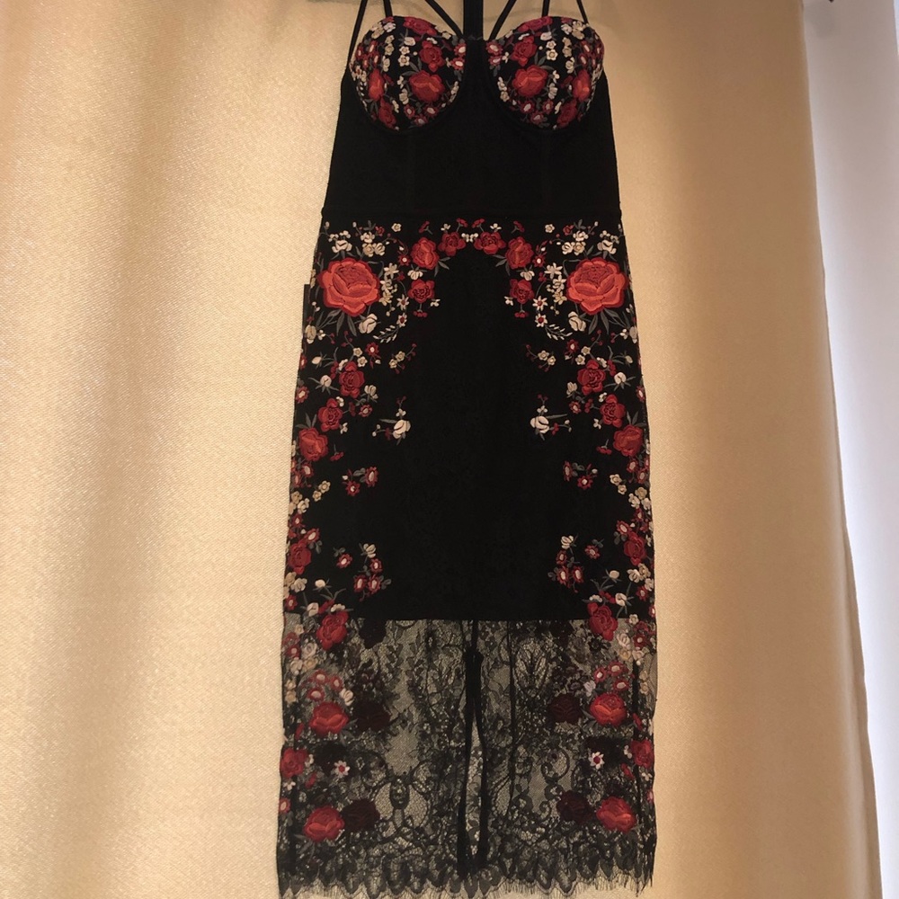 Bebe floral lace dress